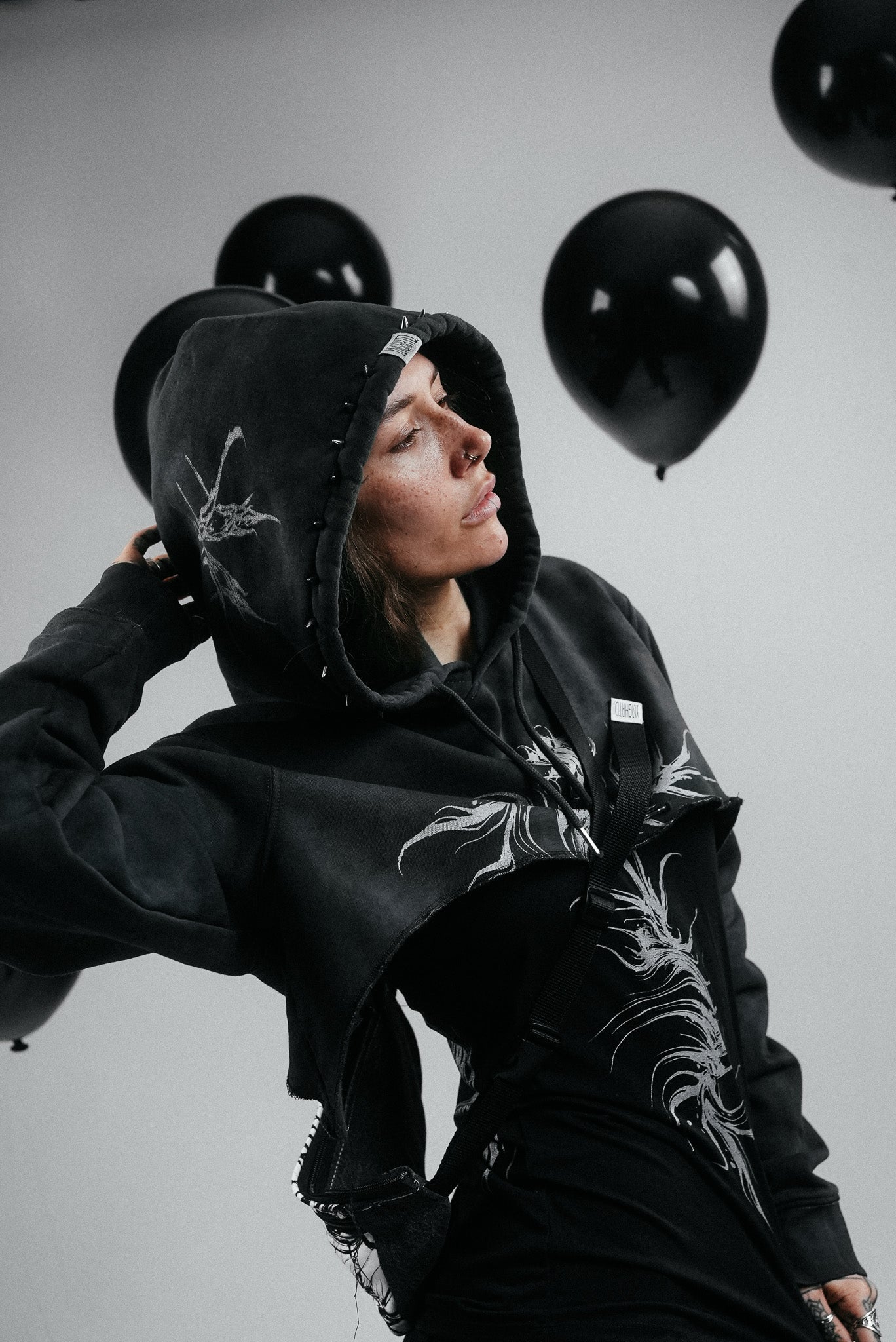 CROPPED DARK WASHED SPIKED HOODIE