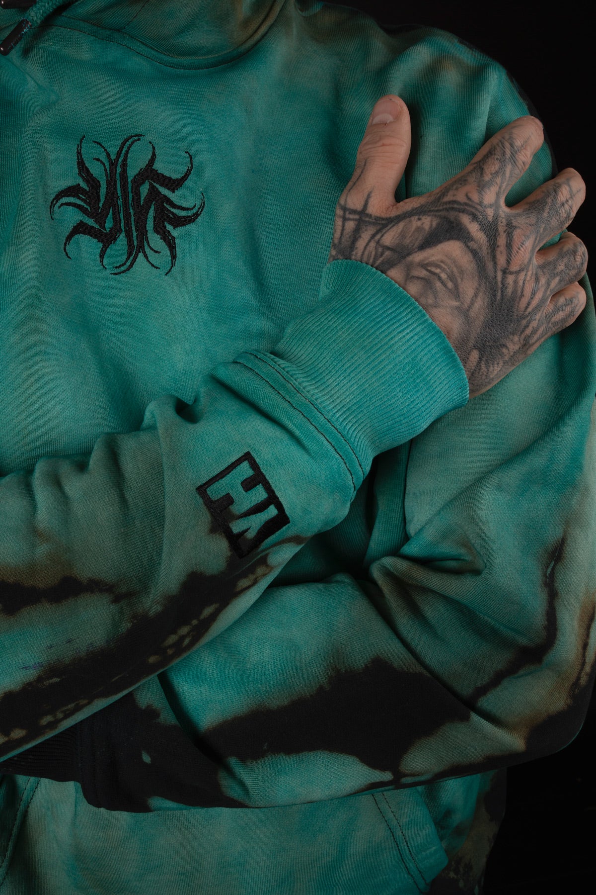 YH BENCHMARK HOODIE