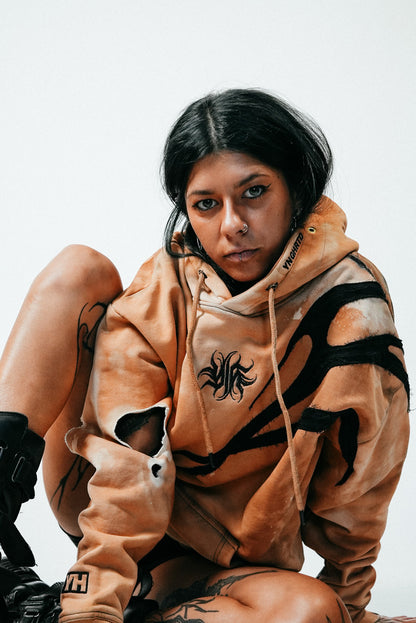 Crossed shoulder hoodie