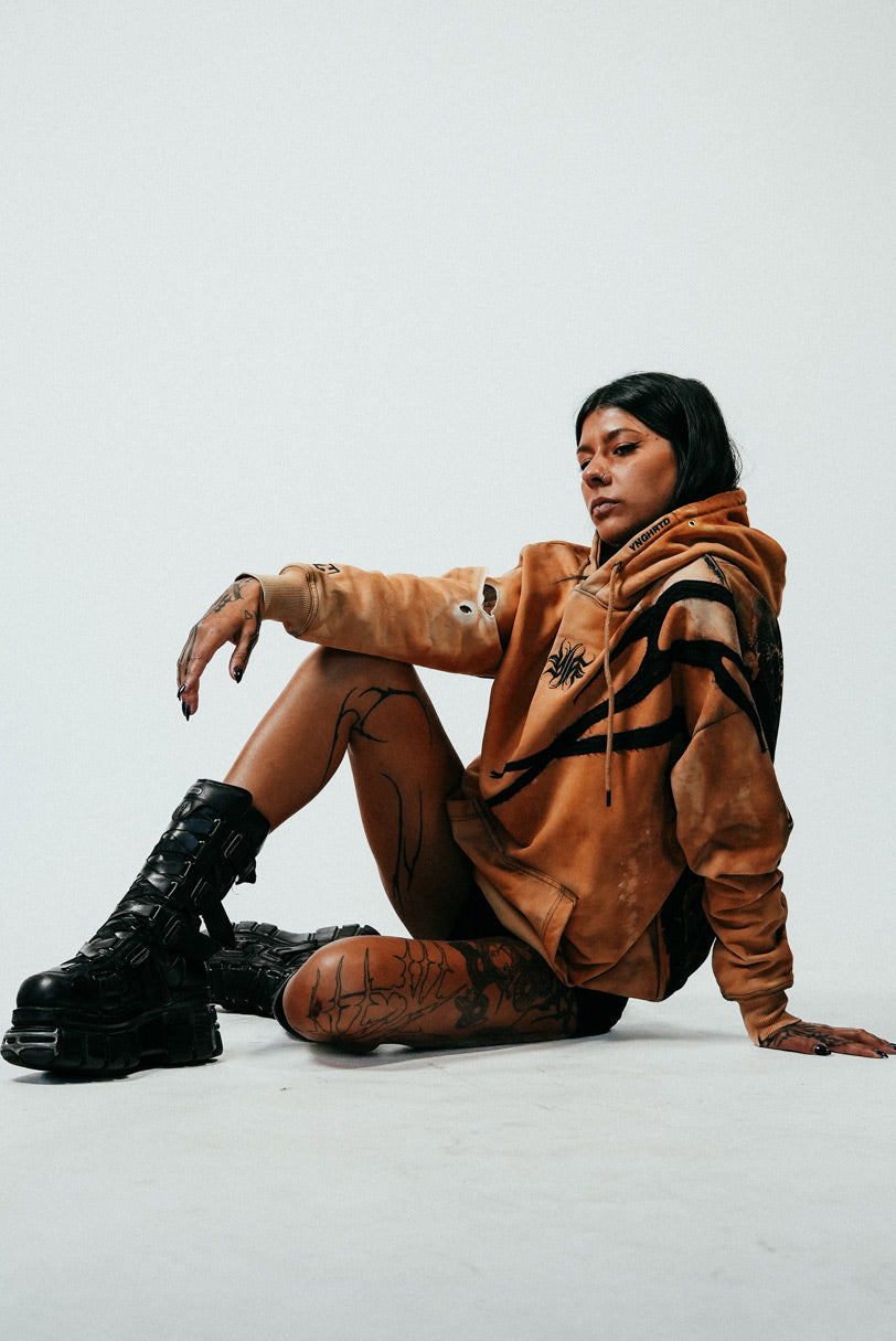 Crossed shoulder hoodie