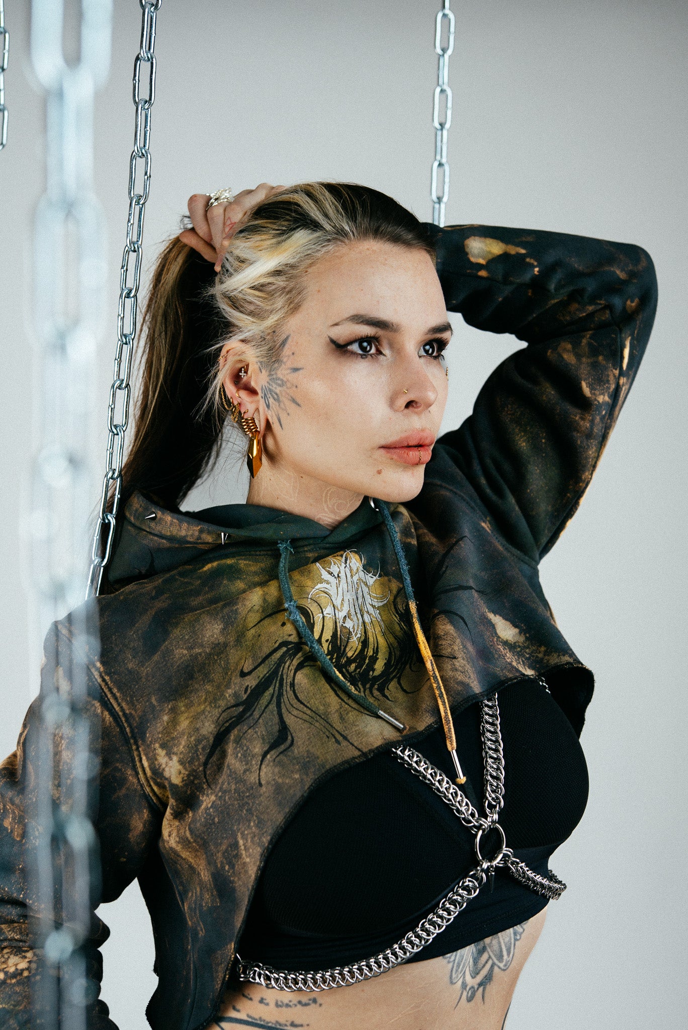 CROPPED REWORKED HOODIE