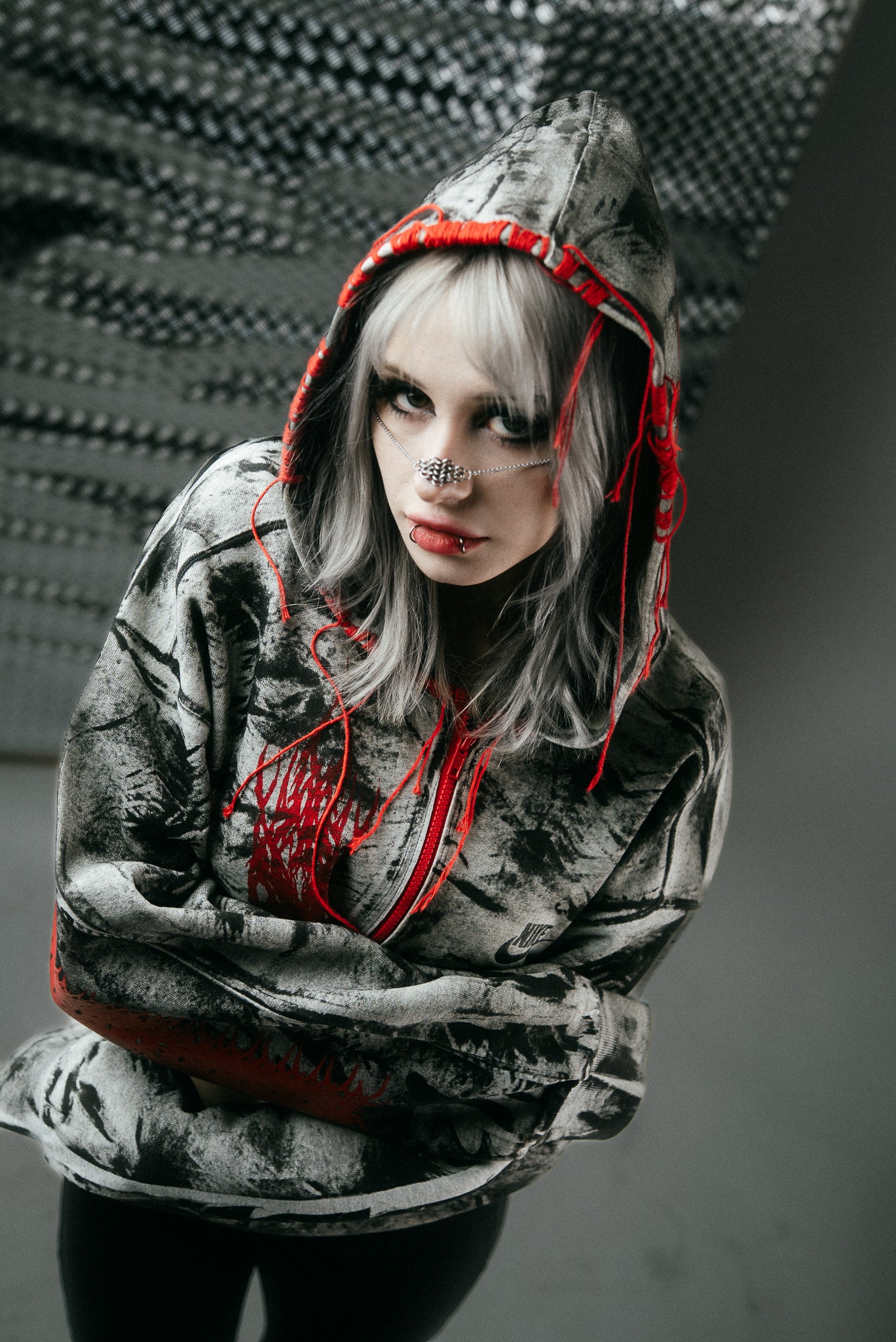 CROPPED NIKE ZIPPER HOODIE