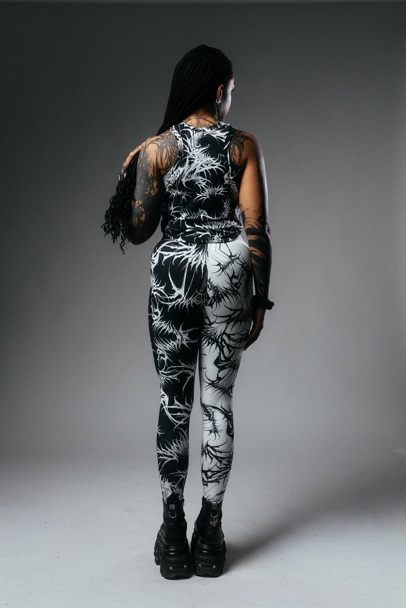 Monochrome Flow Leggins